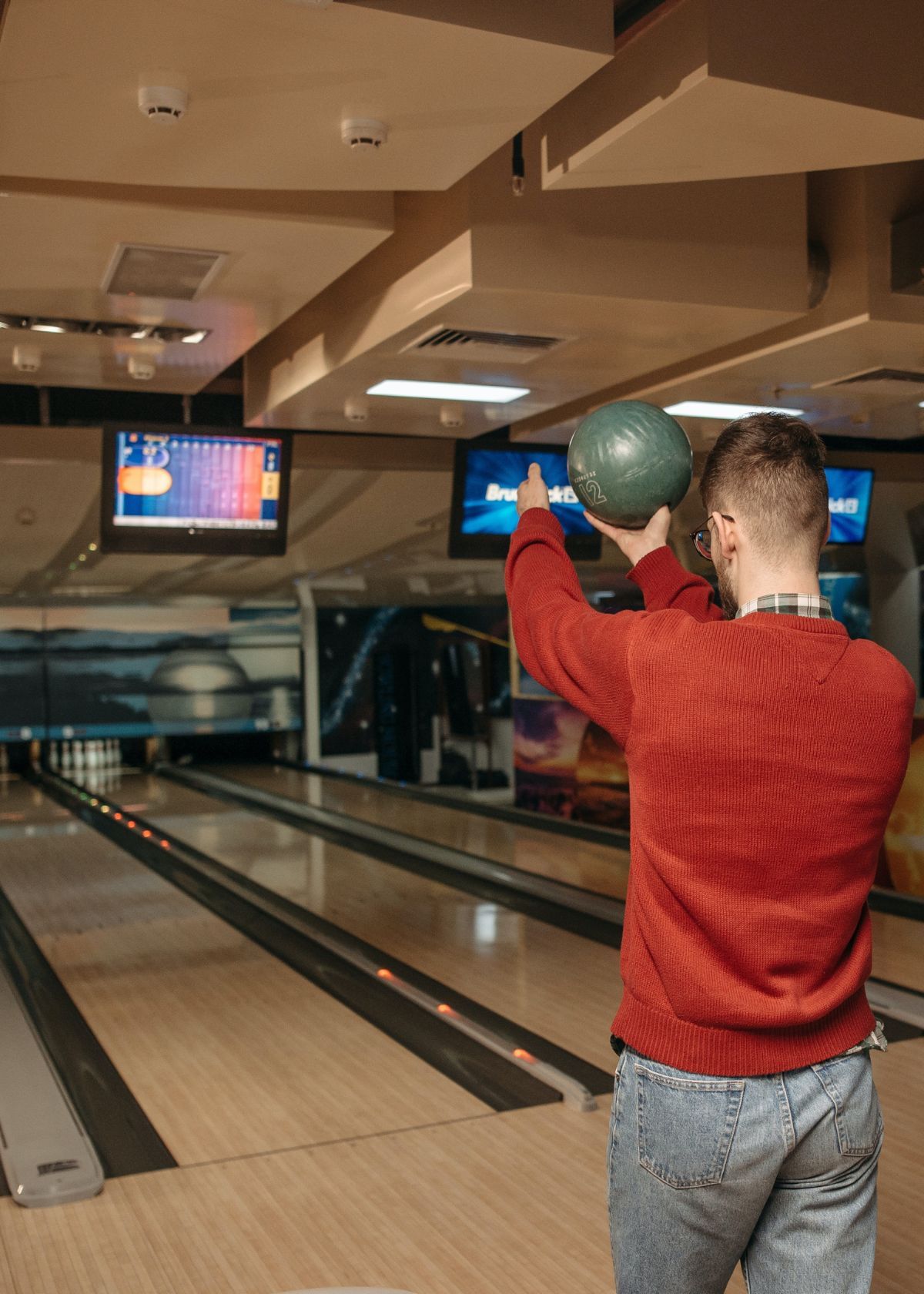 Straight bowling ball