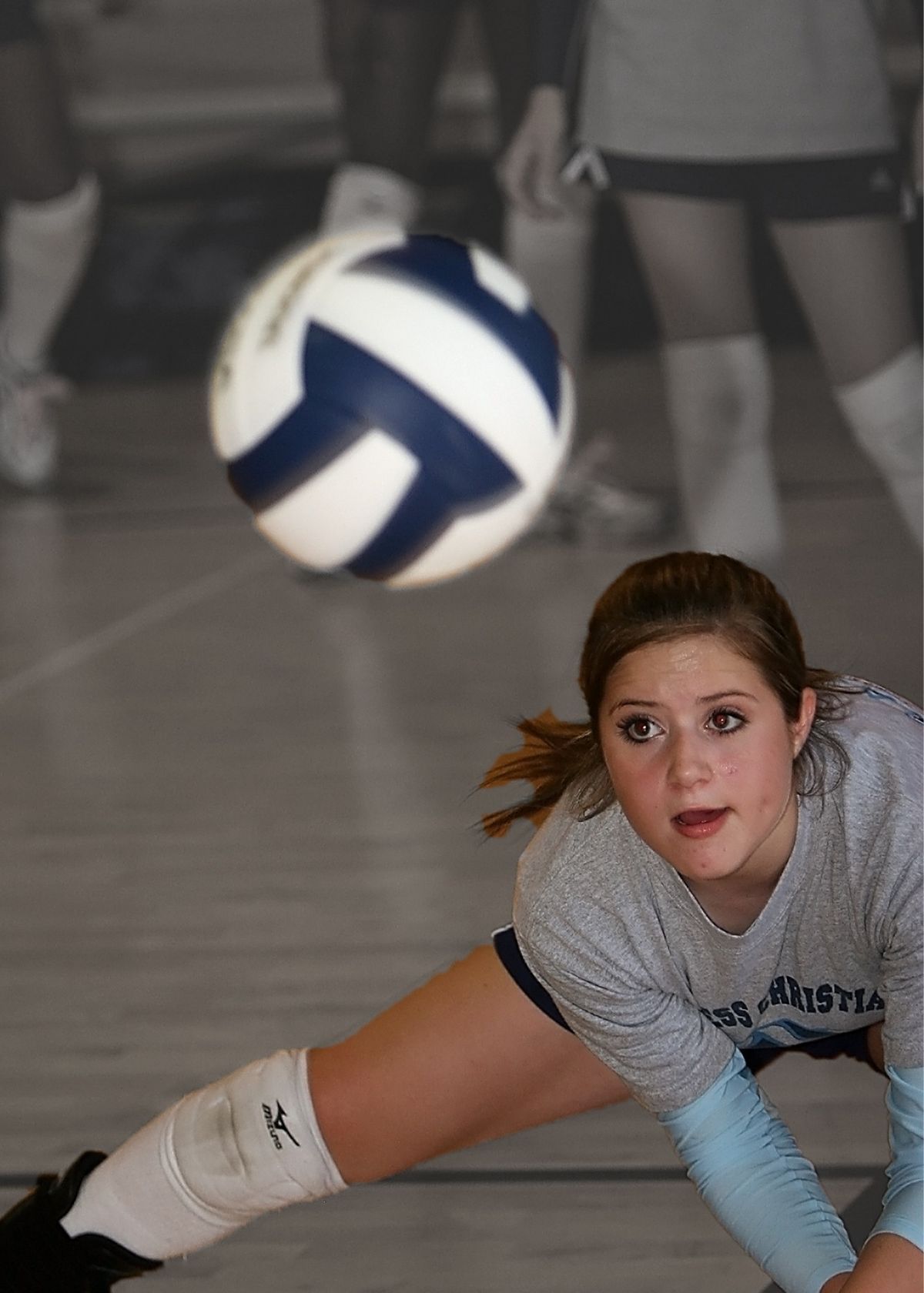 Volleyball shoes for liberos