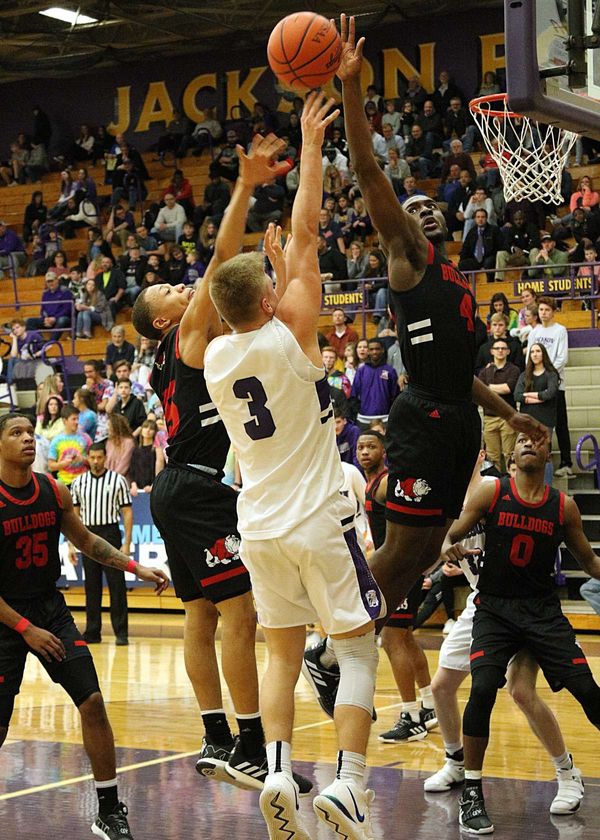 How Many Players Are On A Basketball Team Quick Guide how-many-players-are-on-a-basketball-team-quick-guide